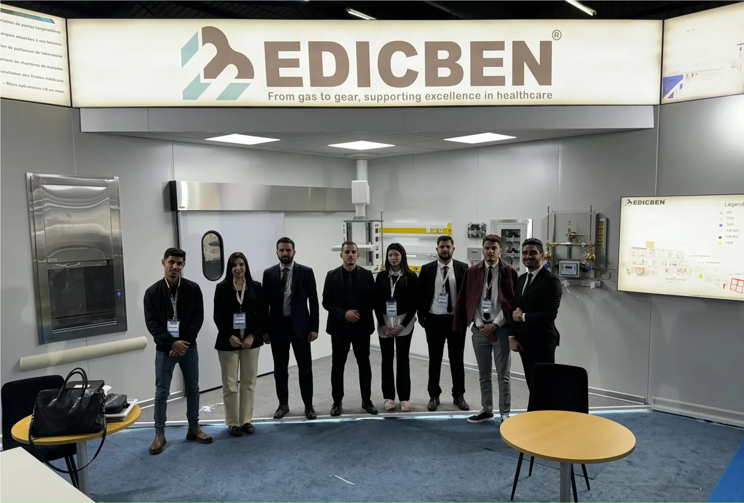فريق MedicBen في معرض مهني