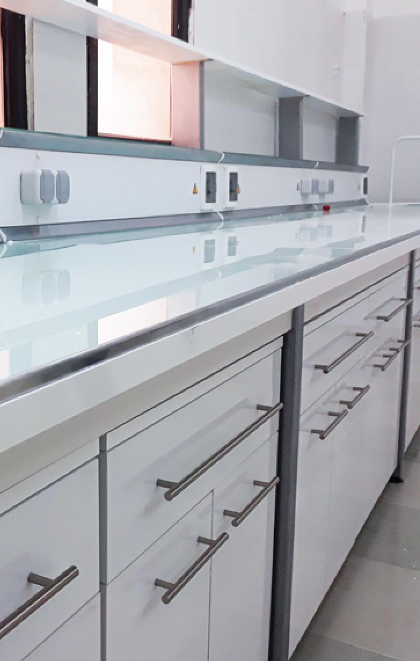 Paillasse Murale Sèche et Humide